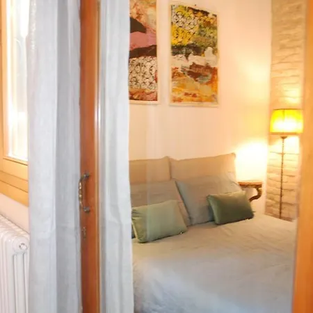 Olivolo Apartment